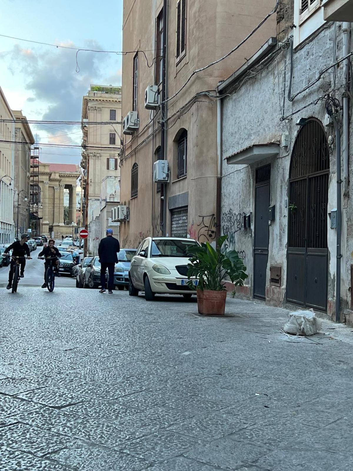 Greta'S Apartment Discesa Delle Capre Palermo Kültér fotó